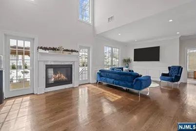 160 Lawrence Drive, Paramus, NJ 07652 - Photo 15