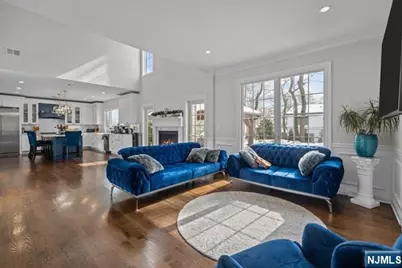 160 Lawrence Drive, Paramus, NJ 07652 - Photo 17