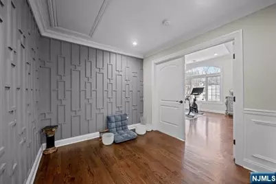 160 Lawrence Drive, Paramus, NJ 07652 - Photo 23