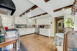 401 Wearimus Rd, Ho Ho Kus, NJ 07423 - Photo 9