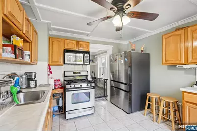 185 Trenton Avenue, Paterson, NJ 07503 - Photo 17