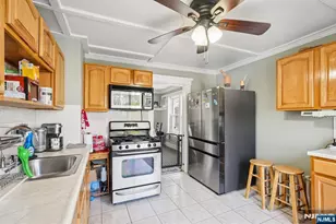 185 Trenton Ave, Paterson, NJ 07503 - Photo 17