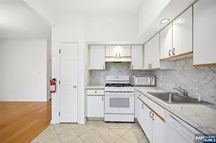 118 Cambridge Dr 1067, Nutley, NJ 07110 - Photo 13