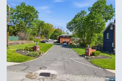 45 Wilfred Street 6 #6, West Orange Township, NJ 07052 - Photo 3