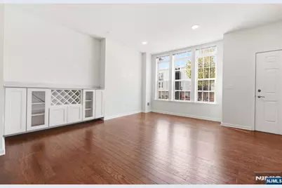 70 Leahy Drive, Wood Ridge, NJ 07075 - Photo 7