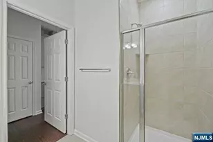 70 Leahy Dr, Wood Ridge, NJ 07075 - Photo 17