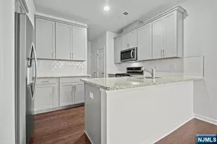 70 Leahy Dr, Wood Ridge, NJ 07075 - Photo 11