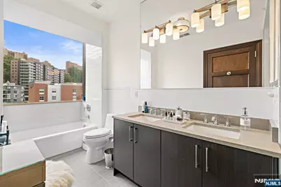 9 Somerset Lane 501 #501, Edgewater, NJ 07020 - Photo 13