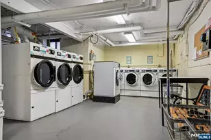 2329 Hudson Terrace E9, Fort Lee, NJ 07024 - Photo 17