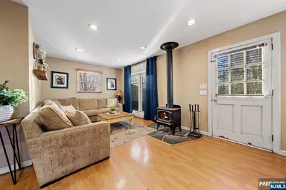 81 Vreeland Avenue, Midland Park, NJ 07432 - Photo 15