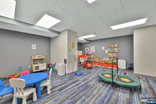 2200 N Central Road 3U, Fort Lee, NJ 07024 - Photo 37