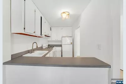 2200 N Central Road 3U #3U, Fort Lee, NJ 07024 - Photo 7