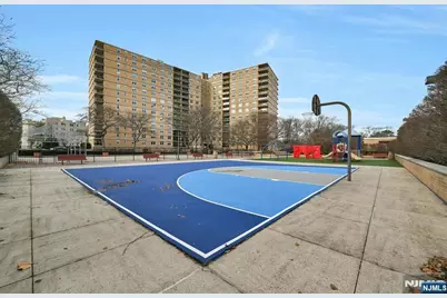 2200 N Central Road 3U #3U, Fort Lee, NJ 07024 - Photo 31