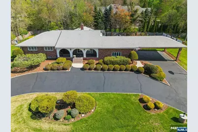 35 Grandview Avenue, Upper Saddle River, NJ 07458 - Photo 3