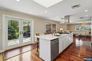 35 Grandview Ave, Upper Saddle River, NJ 07458 - Photo 9