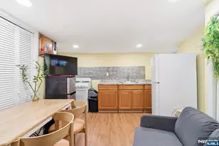 61 Cutler St, Newark, NJ 07104 - Photo 3