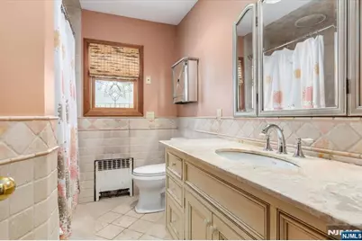 618 3rd Avenue, Lyndhurst Township, NJ 07071 - Photo 15