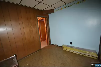 10 Lake Avenue, Clifton, NJ 07011 - Photo 13