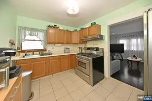 41 DeMott Ave, Clifton, NJ 07011 - Photo 17