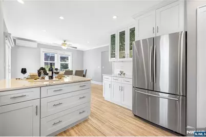 1130 Abbott Boulevard, Fort Lee, NJ 07024 - Photo 13