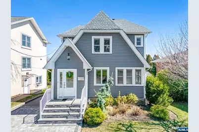 1130 Abbott Boulevard, Fort Lee, NJ 07024 - Photo 1