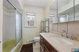 619 Cadmus Ct, Teaneck Township, NJ 07666 - Photo 39