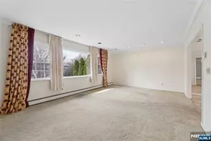 619 Cadmus Ct, Teaneck Township, NJ 07666 - Photo 15