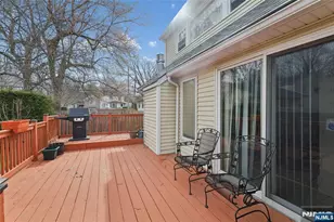 619 Cadmus Ct, Teaneck Township, NJ 07666 - Photo 9