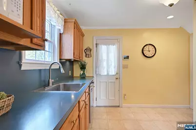 133 Willow Avenue, Hackensack, NJ 07601 - Photo 11