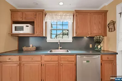 133 Willow Avenue, Hackensack, NJ 07601 - Photo 15