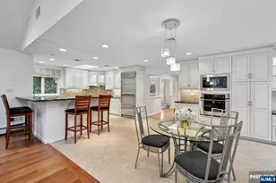 27 Oak Pl, Caldwell, NJ 07006 - Photo 7