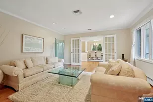 27 Oak Pl, Caldwell, NJ 07006 - Photo 15