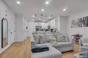 906 Memorial Dr, Belleville, NJ 07109 - Photo 9