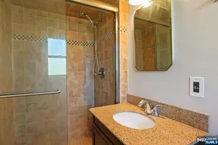 81 Queen Ct, Hillsdale, NJ 07642 - Photo 23