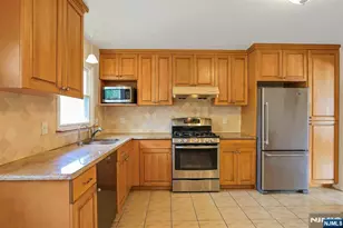 81 Queen Ct, Hillsdale, NJ 07642 - Photo 17