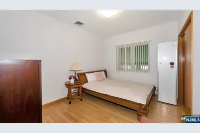 253 Delawanna Avenue, Clifton, NJ 07014 - Photo 5