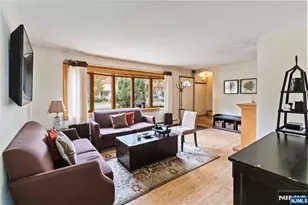 366 E Spring Valley Rd, Paramus, NJ 07652 - Photo 5