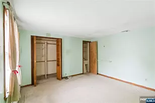 366 E Spring Valley Rd, Paramus, NJ 07652 - Photo 17