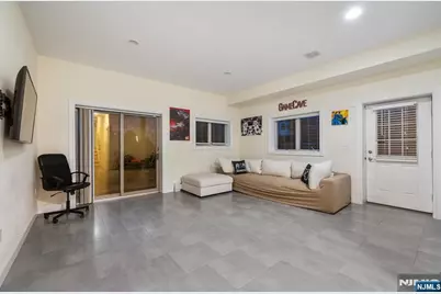 220B Glen Avenue, Palisades Park, NJ 07650 - Photo 23