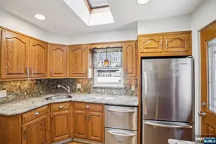 41 Taggart Way, Saddle Brook Township, NJ 07663 - Photo 15