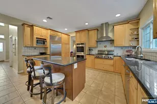 5 Pelican Ct, Paramus, NJ 07652 - Photo 7