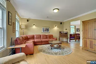 5 Pelican Ct, Paramus, NJ 07652 - Photo 3