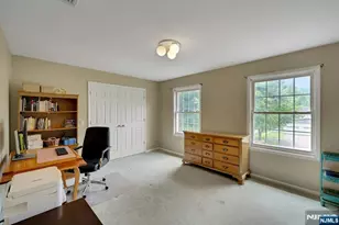 5 Pelican Ct, Paramus, NJ 07652 - Photo 17