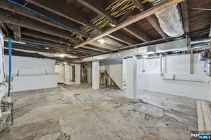 314 W 7th Ave, Newark, NJ 07107 - Photo 33