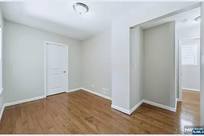 314 W 7th Avenue, Newark, NJ 07107 - Photo 11
