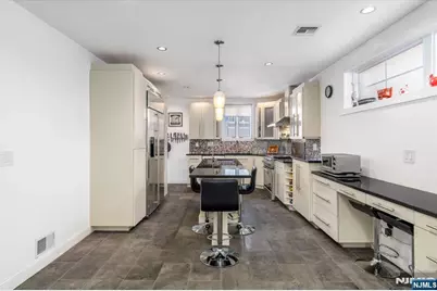 65 Lincoln Avenue, Rutherford, NJ 07070 - Photo 9