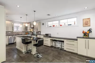 65 Lincoln Avenue, Rutherford, NJ 07070 - Photo 11