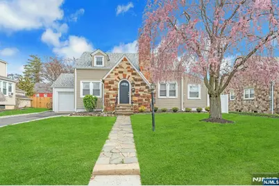 162 Norwood Avenue, North Plainfield, NJ 07060 - Photo 1