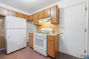 120 Carnegie Pl, Union Township, NJ 07088 - Photo 3