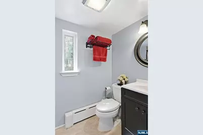 528 Wyndham Road, Teaneck Township, NJ 07666 - Photo 21